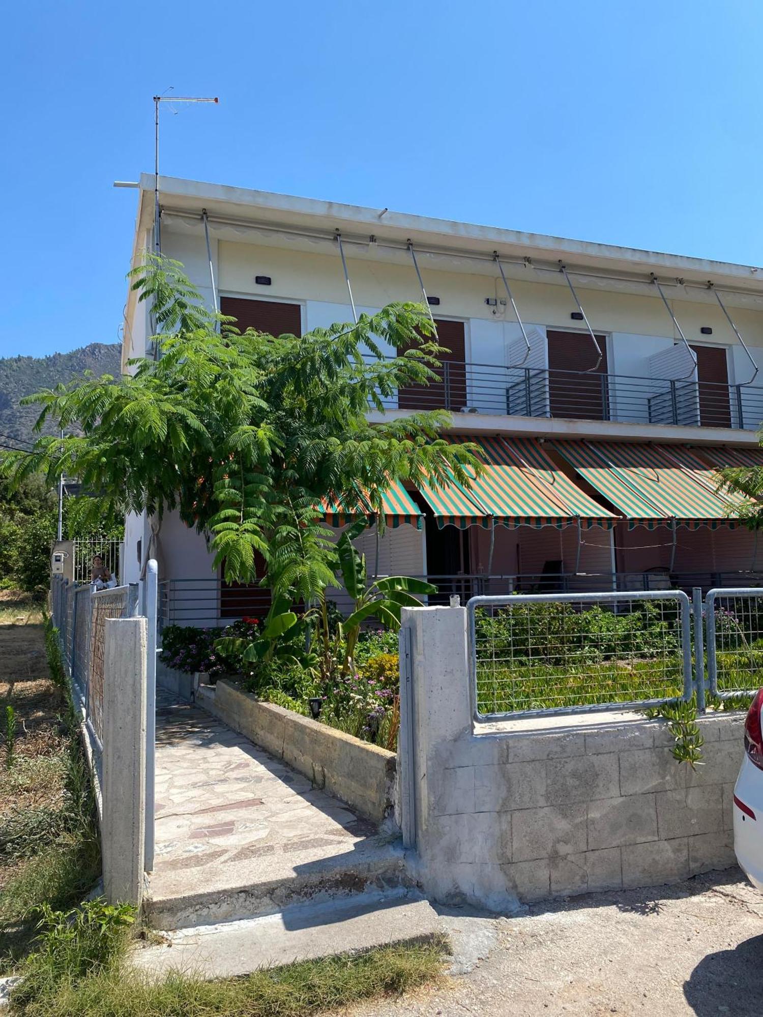דירות Méthana Rania'S House מראה חיצוני תמונה
